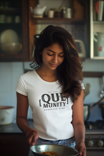 Que-Munity BBQ Club- Women’s Flex Scoop Neck Tee